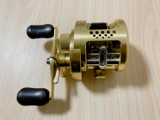 Shimano Baitcasting Reel 00 CALCUTTA CONQUEST 200 Right RH440200 #CR