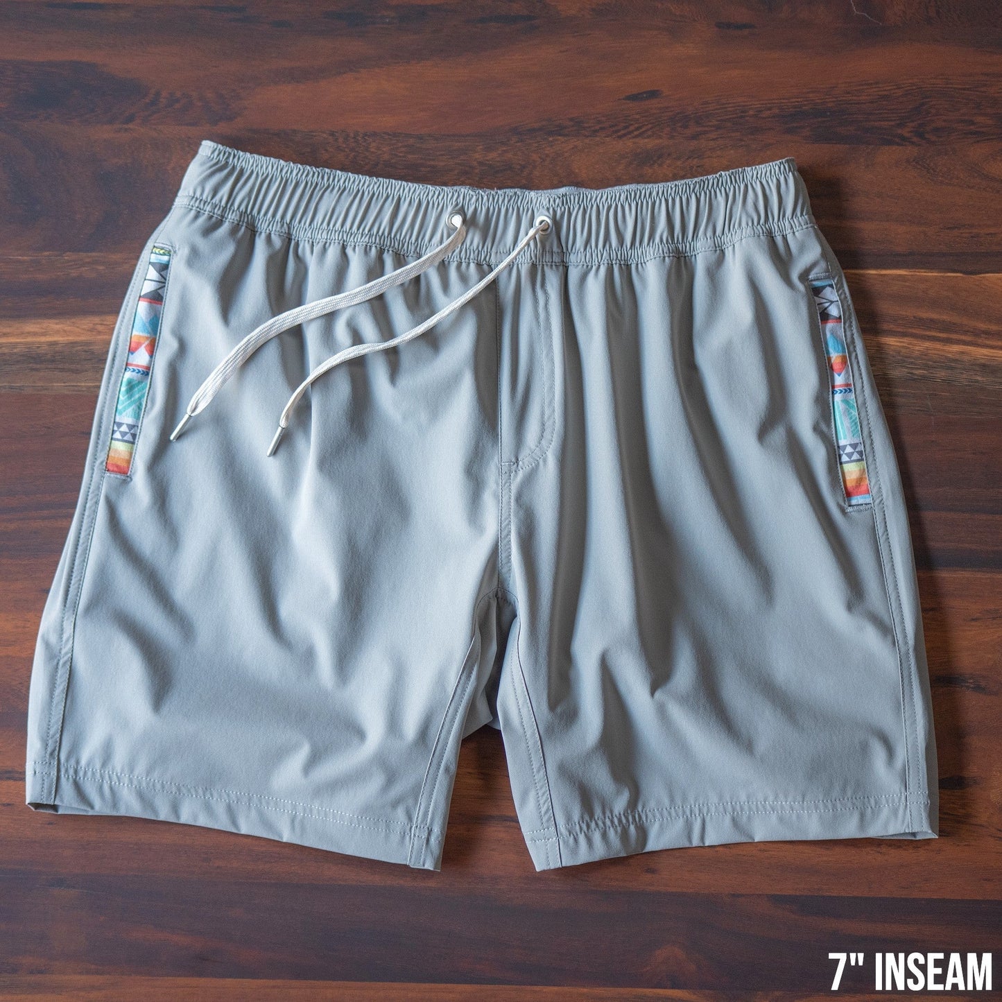 Nomad 3.0 Short (Hybrid) - Ash 5" & 7" - Linerless